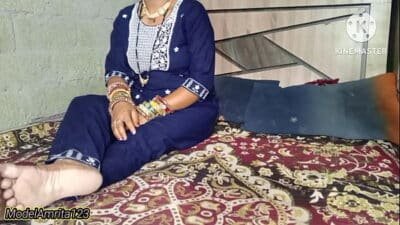 Amrita bhabhi ko raat me jor se chudhai