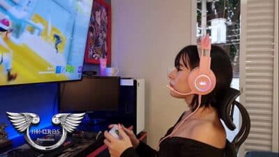 E-Girl amiga da minha filha foi jogar em casa , perdeu e pra consolar eu enfiei meu pau na sua bucetinha COMPLETO NO SHEER/RED