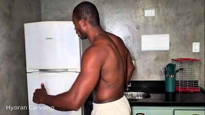 Esposa faz um pedido especial para o marido com direito a uma surpresa / VIDEO COMPLETO XVIDEOSRED OU SHEER / SUBSCREVA-SE NO PERFIL