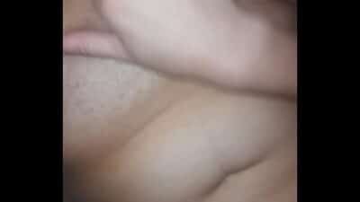 Hermoso toto de latina se viene rico desando una lamida de lengua