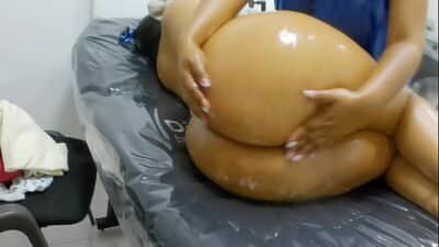 Masaje de Lujo para la Esposa Infiel y su Cuerpo Curvilíneo