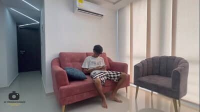 Mi hermanastra embarazada es ninfomana y quiere que yo la penetre muy duro y pide que sea la primer mujer que pruebe mi gran polla.