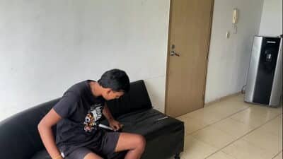 Mi profesora de anatomia viene a darme una clase personalizada a mi casa y termina enseñándome de mas, me deja meterle mi enorme y rico pene en su estrecho culo hasta darle toda mi rica leche.