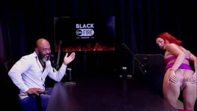 Ruiva safada mostra seu cu depois de dizer que o esposo sugeriu a entrada no meio liberal, gosta de pau grande e grosso, e não assiste as cenas – Bruna Ferrari (WATCH ON: SHEER/RED)